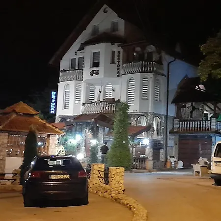 Daut's Tower Apartman *